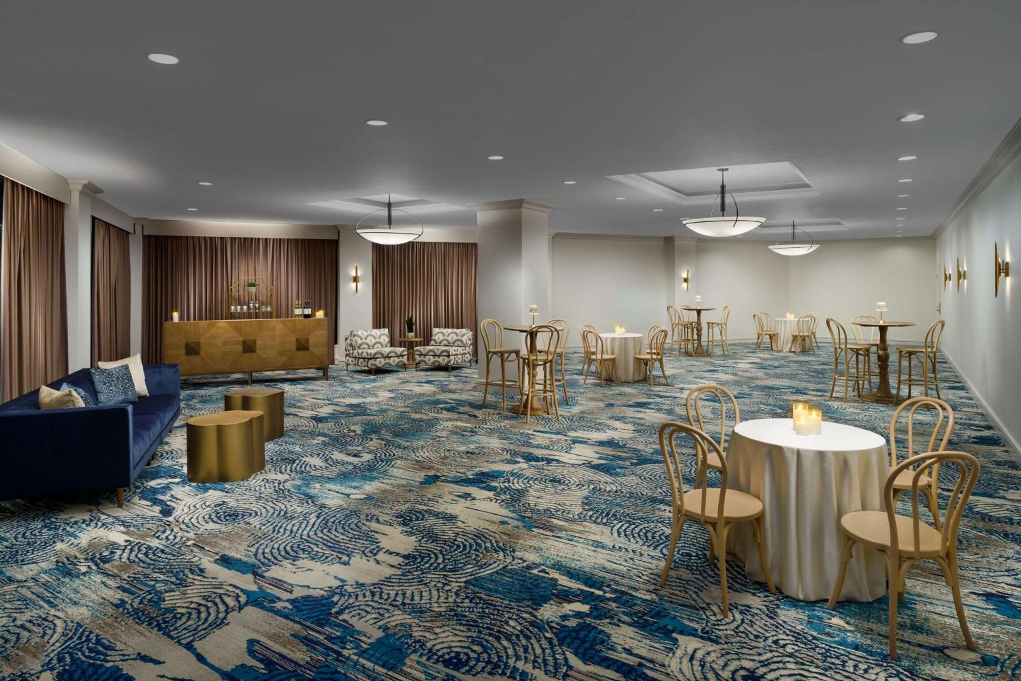 Hilton Charlotte University Place Hotel Bagian luar foto