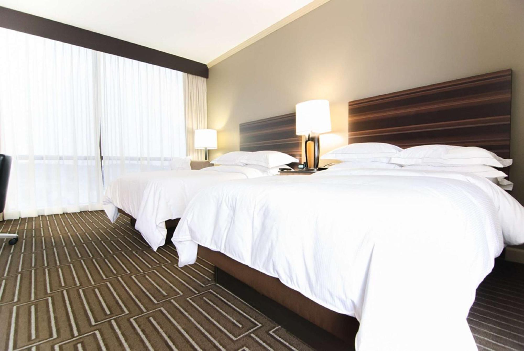 Hilton Charlotte University Place Hotel Bagian luar foto