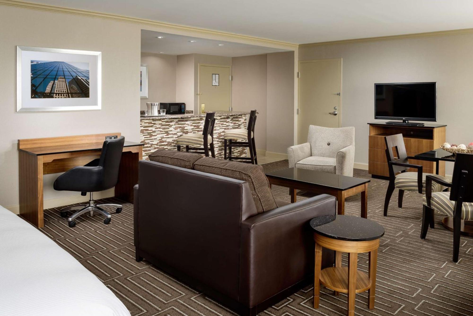 Hilton Charlotte University Place Hotel Bagian luar foto