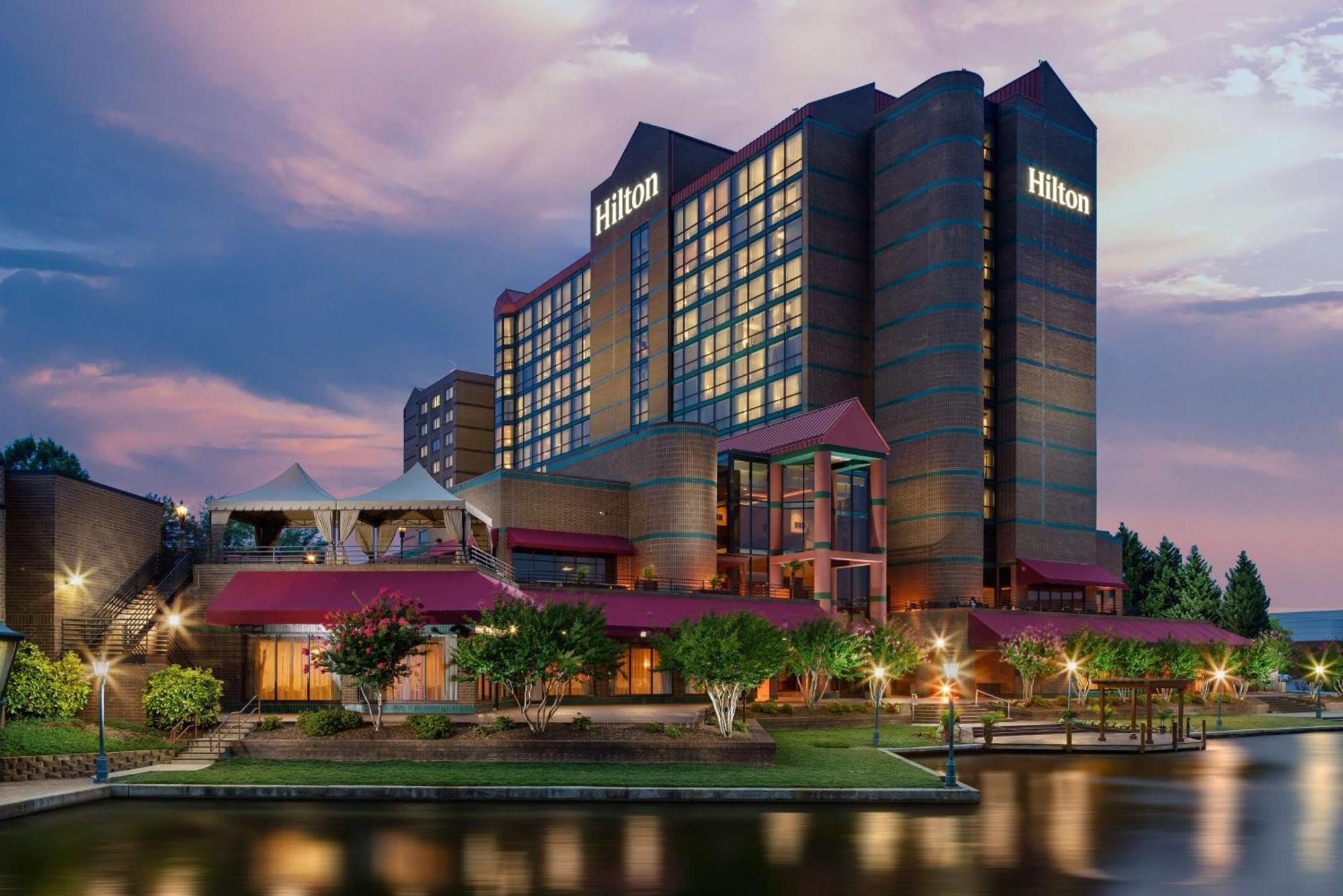 Hilton Charlotte University Place Hotel Bagian luar foto