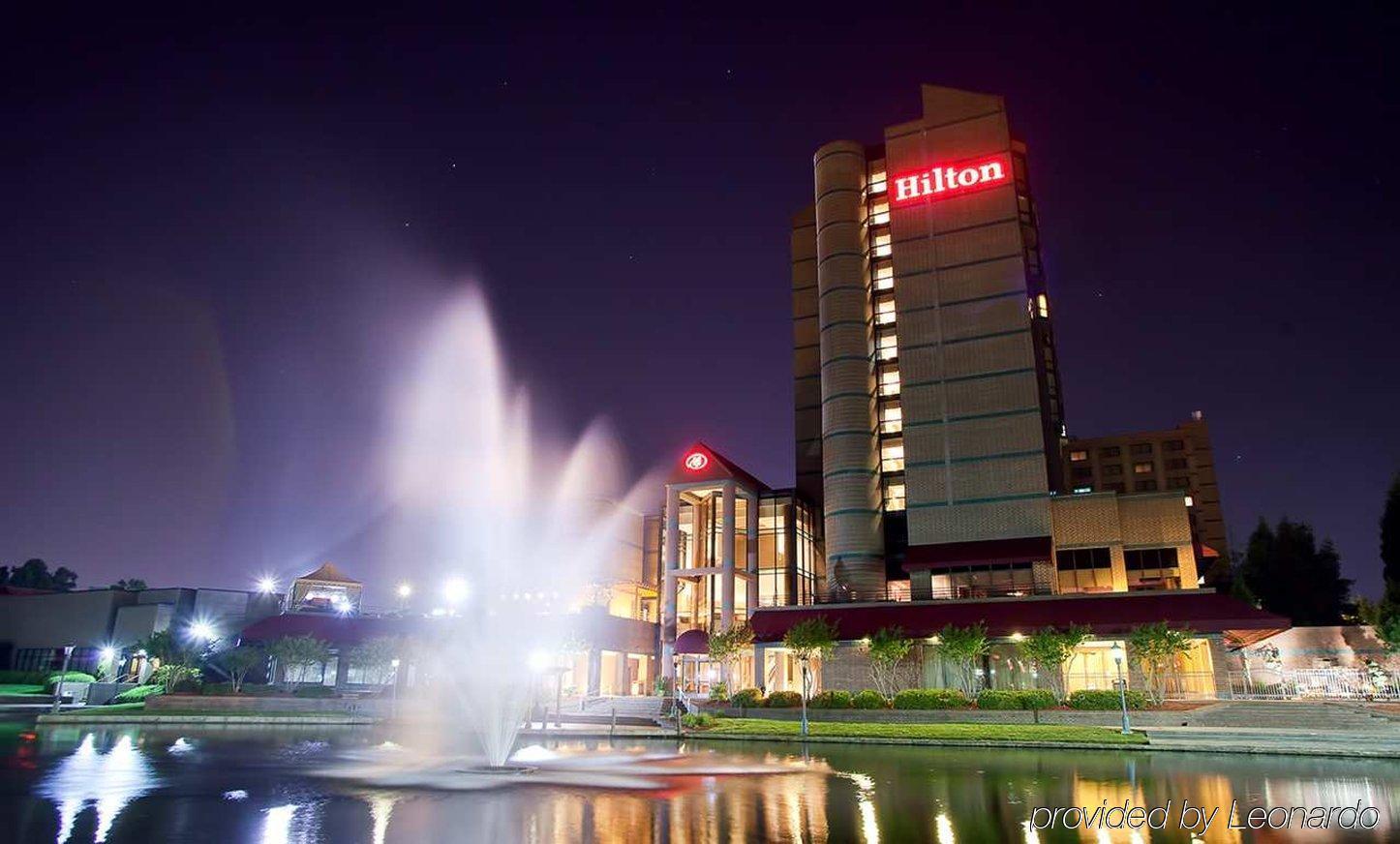 Hilton Charlotte University Place Hotel Bagian luar foto